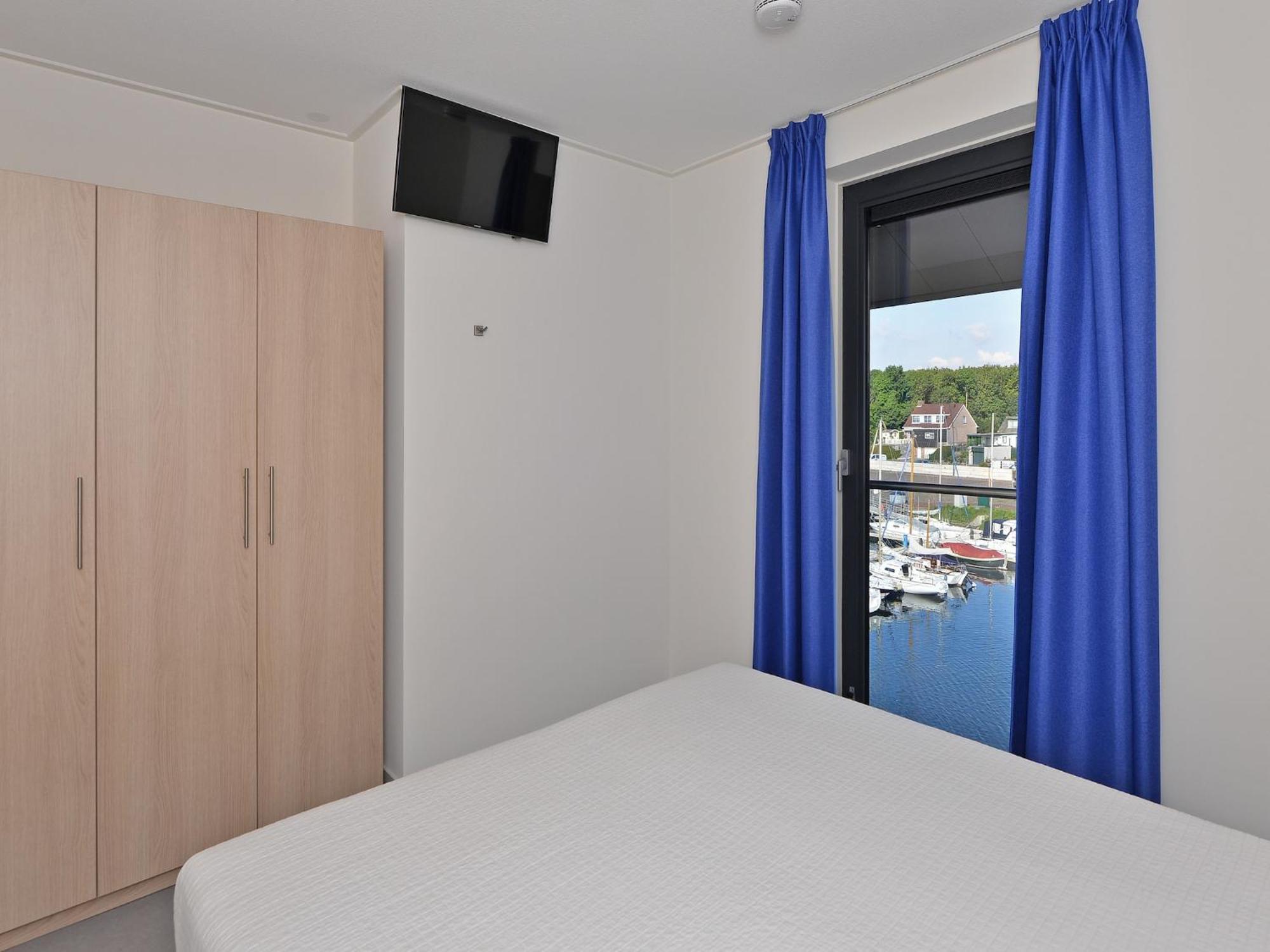 Waterlodge Blue Lagoon On A Jetty For 4 People Kamperland Exterior photo